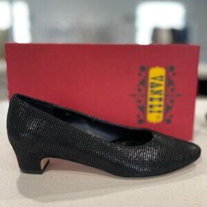 VANELi Astyr Almond Toe Pump - Black- Size 7